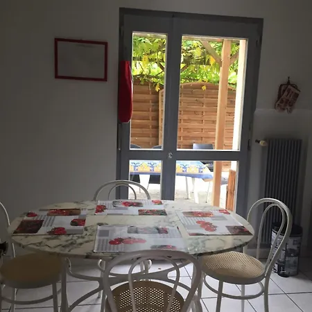 La Maison Des Cigognes *